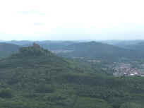 Vom Hohenberg über Burg Trifels nach Westen