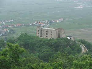 Hambacher Schloss vom S�hnekreuz