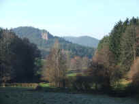 Scharbachtälchen mit den Bruchweiler Geiersteinen