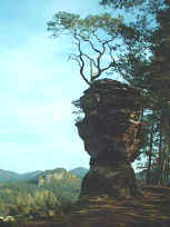 Einer der kleineren L�mmerfelst�rme gegen den Hochstein