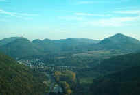 Vom Buchholzfelsen nach Annweiler mit Trifels-Anebos-Münz und dem Rehberg