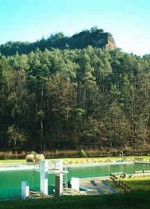 Backelstein mit Freibad Hauenstein